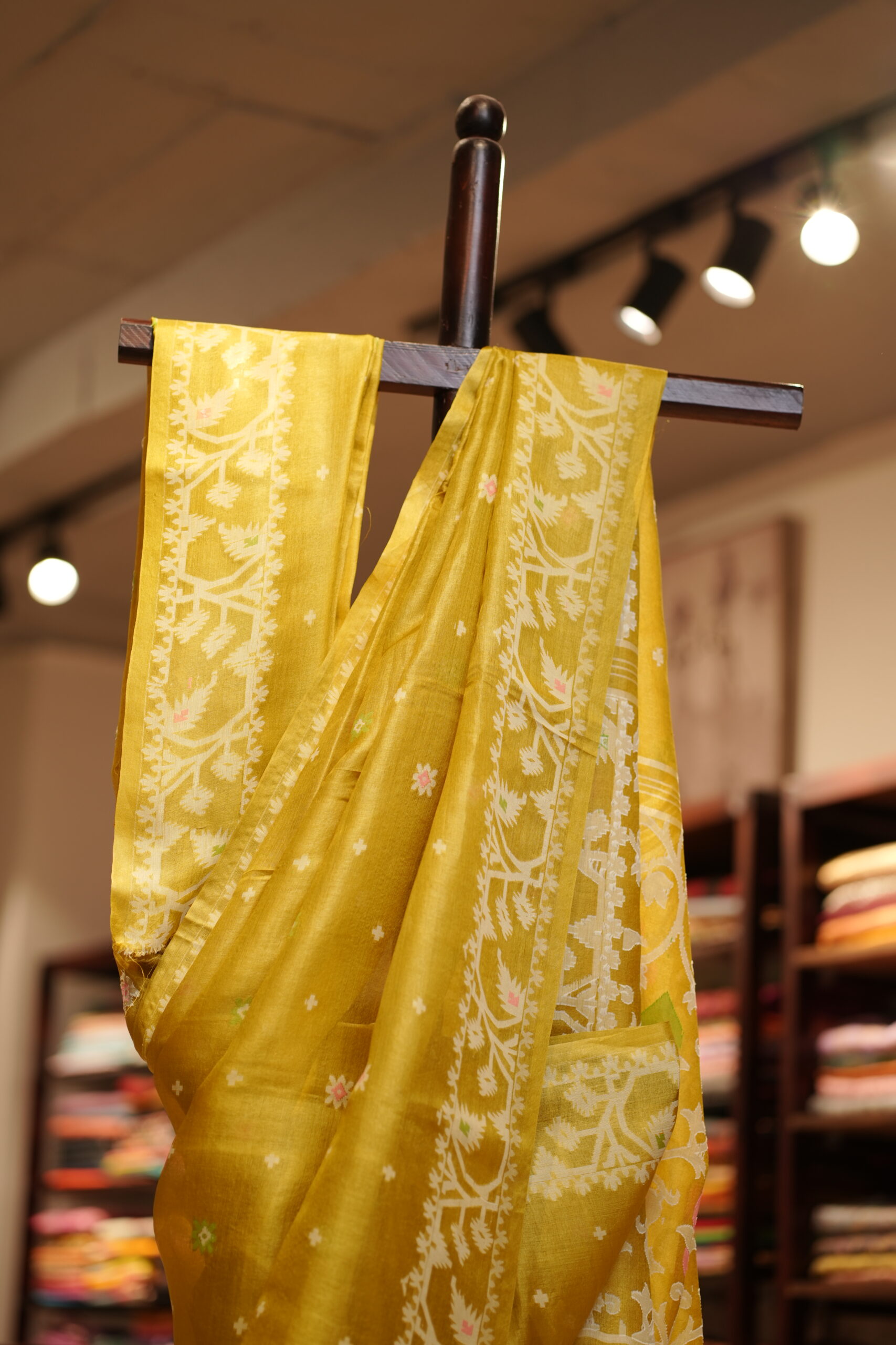 Tusser Jamdani Handloom Saree - Image 4