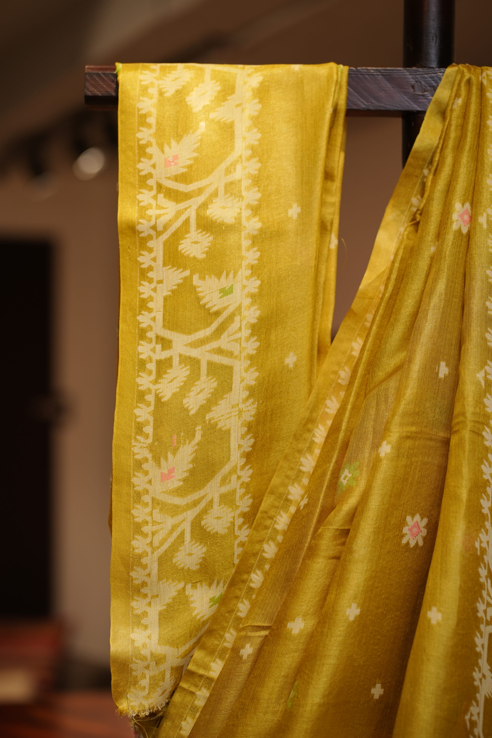 Tusser Jamdani Handloom Saree - Image 3