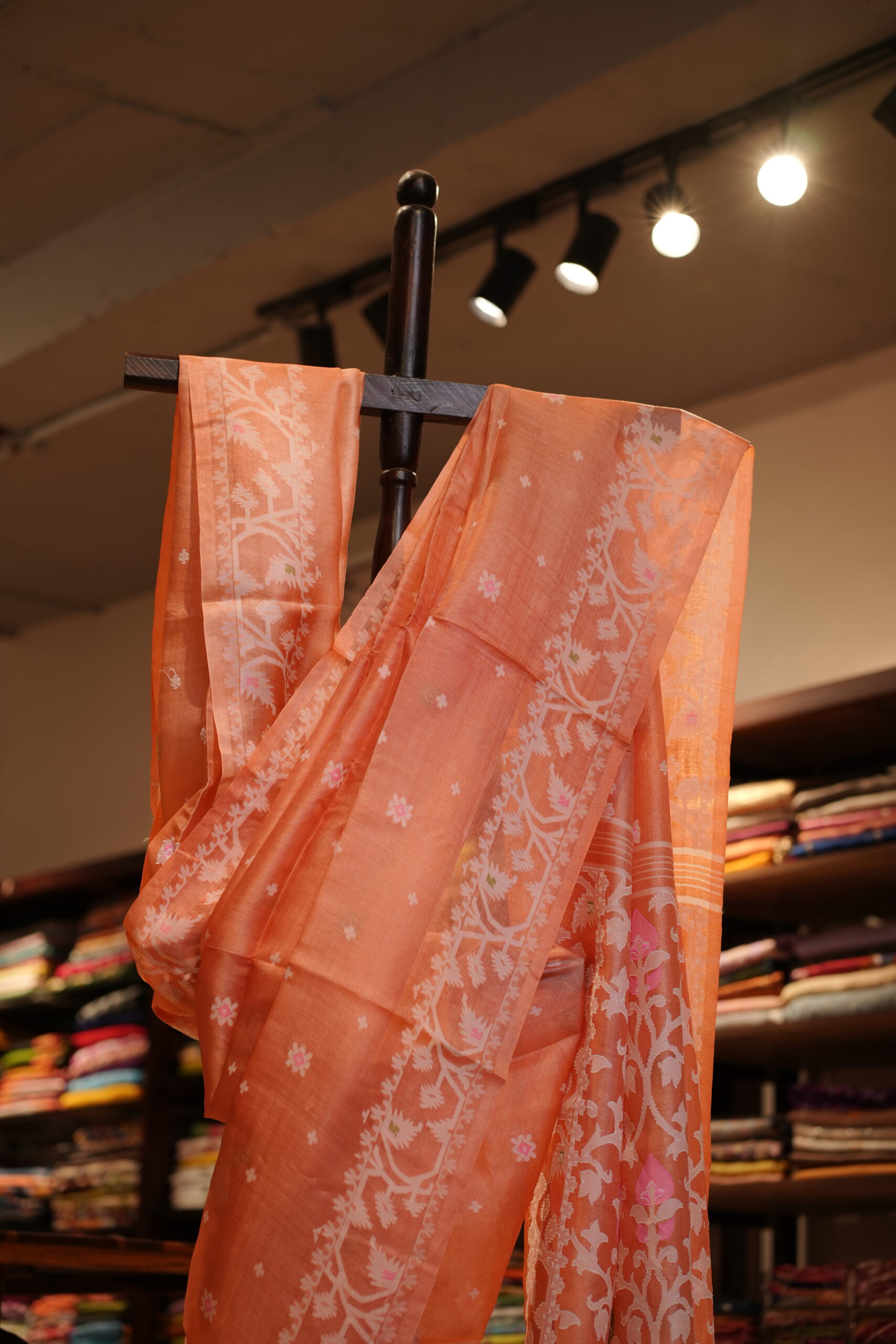 Tusser Jamdani Handloom saree - Image 4