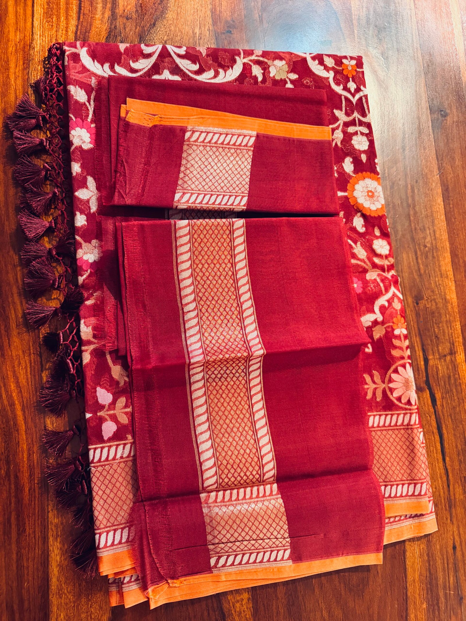 Kora Jamdani Redish maroon - Image 2